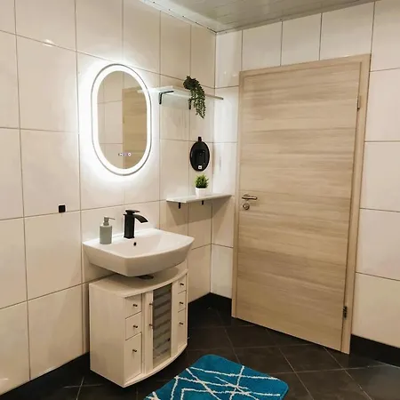 Apartment - Kueche - Wlan - Parkplatz Neuental