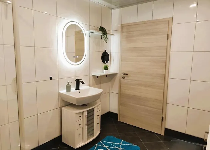 Apartment - Kueche - Wlan - Parkplatz Neuental